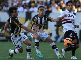 Oswaldo e Seedorf valorizam ponto do  Botafogo somado no Maracanã