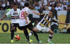 Após estreia, atacante desfalca São Paulo contra Náutico