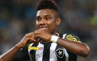 CSKA confirma ex-atacante do Botafogo como reforço