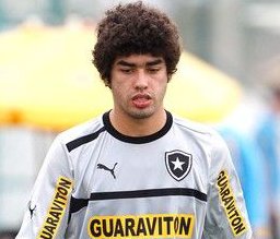 Após cirurgia, ex-Guarani volta a treinar no Botafogo