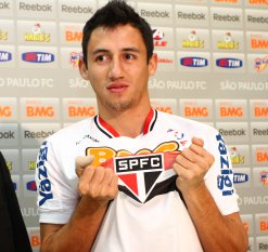 Meu deus! Sporting-POR contrata lateral ‘renegado’ no São Paulo