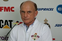 Édison Só quer retomar seu espaço no futebol brasileiro após ter deixado o Oeste