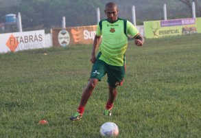 Série C: Volante volta a treinar e deve reforçar o Sampaio Corrêa no domingo