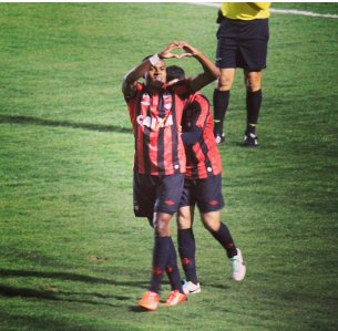 Atlético-PR 2 x 1 Santos – Furacão segue fazendo estragos…