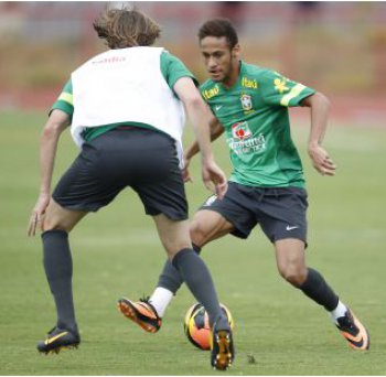 Amistoso: Por Brasil respeitado na Copa, Neymar pede ‘alto nível’
