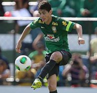 Amistosos: Ex-Inter se diz feliz com função menos ofensiva na seleção