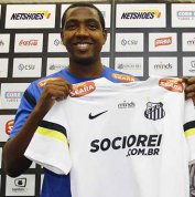 Ex-meia do Flamengo deve estrear pelo Santos contra o Goiás