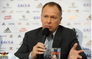 Por vitórias, Mano quer que Flamengo jogue mais no Maracanã