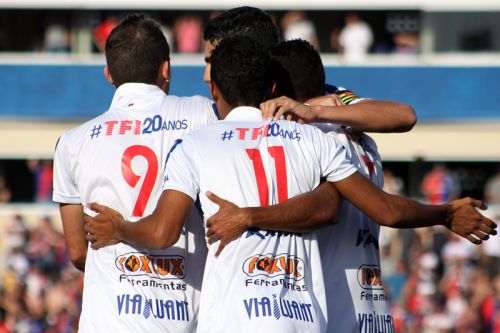 Série B: Paraná mantém greve, treina em hotel e está indefinido