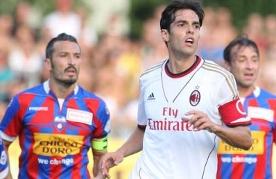 Capitão, Kaká reestreia em vitória do Milan em amistoso