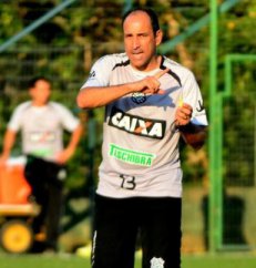 Figueirense x América-MG – Luta direta em dia atípico!