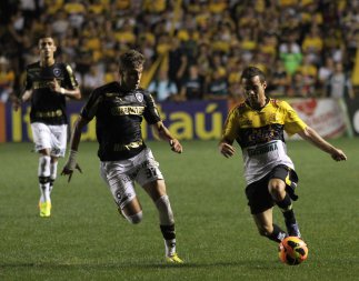 Criciúma 1 x 2 Botafogo – Elias marca no fim e Fogão volta à vice-liderança