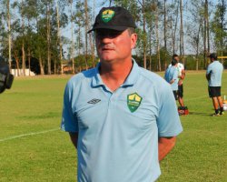 Série C: Técnico do Cuiabá lamenta gol anulado e dispara contra auxiliar