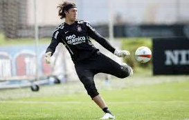 Goleiro não treina e lateral é vetado no Corinthians