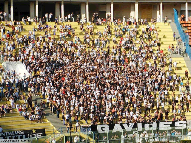 Mesmo punido, Corinthians mantém venda para jogos em casa