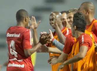 Zagueiro critica tabela, mas espera nova vitória do Internacional