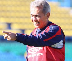 Nelsinho Batista lamenta ausência de brasileiro, mas confia no grupo