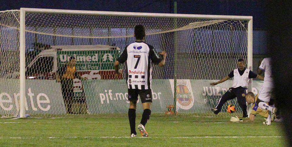 Série D: Torcida do Tupi sai às ruas para protestar contra o massagista