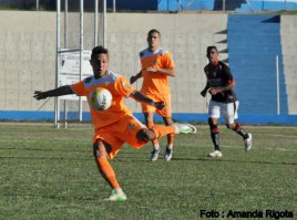 Segundona: Com gols e assistências, volante vem se destacando no Atibaia
