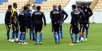 Grêmio Barueri x Mogi Mirim - Abelha tenta respirar e Sapo entrar no G4 3 0002048105941 img