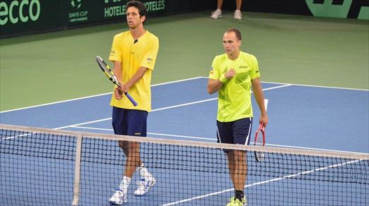 Tênis: Brasil vence nas duplas e diminui desvantagem na Davis