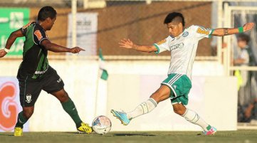 Conversa fiada: Valdivia se diz perseguido, critica árbitro e STJD