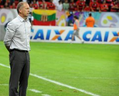 Após empate, Mano diz que falta novo armador ao Flamengo