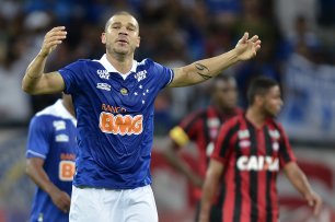 Cruzeiro com a mão na taça e briga quente por Libertadores. Chances Brasileirão!
