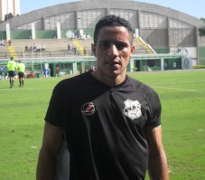 Religião pode tirar atacante brasileiro do futebol