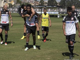 Treinando com o profissional, atacante sonha em ser relacionado no Corinthians