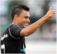 Brasileiro estreia pelo Al-Nasr e quer manter rotina de títulos na carreira