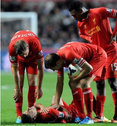 Inglês: Ex-meia do Vasco será operado e fica mais de 1 mês fora no Liverpool