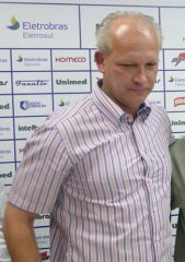 Série C: Jogadores do Crac cobram diretoria por salário atrasado