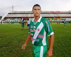 Série C: Sampaio Corrêa contrata meia e negocia com outros três