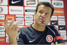 Treinador do Inter faz mistério sobre substituto de argentino