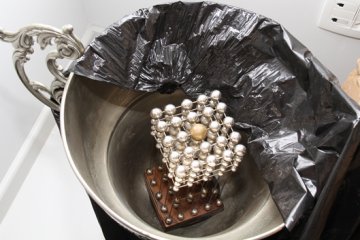 Descaso! Troféus de campeão brasileiro do Bahia são encontrados em sacos de lixo