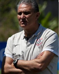Diretoria do Corinthians banca permanência de Tite