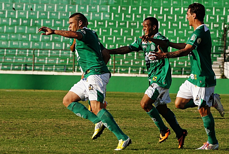 Guarani pode mudar fornecedor de camisa em 2014