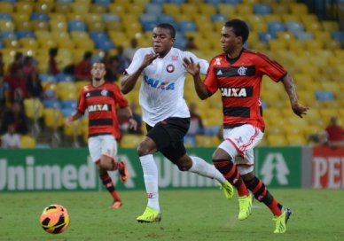 Flamengo 2 x 4 Atlético-PR – Mengão é arrastado pelo Furacão! Mano foi junto…