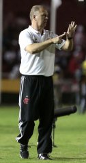 Mano Menezes deixa o comando do Flamengo. Ouça mais na Rádio FI!