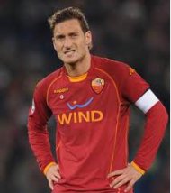 Italiano: Roma anuncia renovação do contrato de Totti até 2016