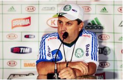 Série B: Treinador revela ligação de Luxemburgo após especulações