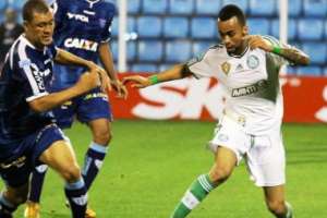 SÉRIE B: Palmeiras fecha rodada para tentar ficar mais perto da elite