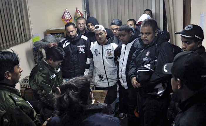 Corintiano que ficou preso na Bolívia é detido na Bahia