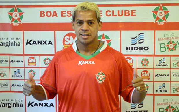 Vila Nova tenta contratação ousada e quer meia ex-São Paulo, que está na série B