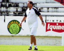 Série C: Animado, técnico do Santa Cruz pede mais duas vitórias seguidas