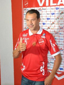 Série C: Vila Nova apresenta ex-Corinthians e Goiás como novo reforço