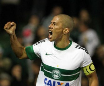 Mito! Alex volta a criticar novo calendário do futebol brasileiro