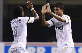Jogo atrasado pode colocar Santos na cola do G4