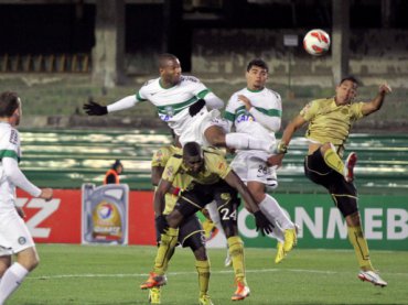 Coritiba-BRA 0 x 1 Itagüí Ditaires-COL – E a zebra desfila no Couto Pereira